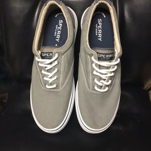 Sperry Top Sider tennis shoes